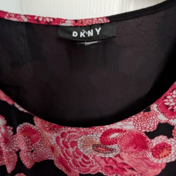 DKNY - Women's Mesh Fabric Top With Rushing At The Waist - Picture 2 of 4